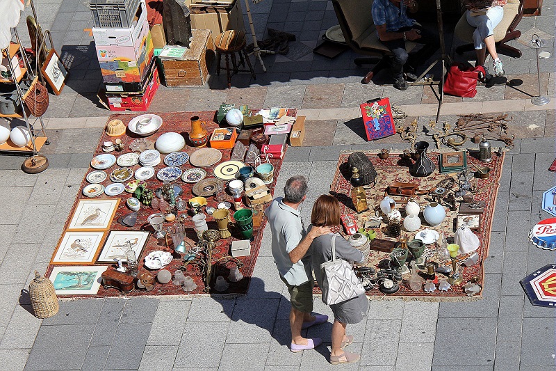 Le dimanche de la brocante Le dimanche de la brocante