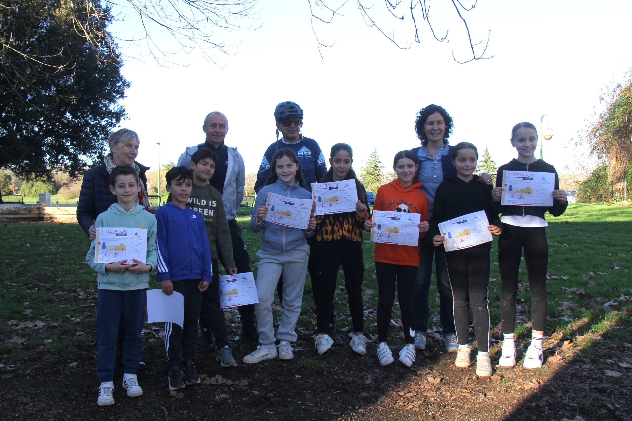 remise_des_attestations_suite_a_la_sortie_sur_route_c_ville_de_castres.jpg remise_des_attestations_suite_a_la_sortie_sur_route_c_ville_de_castres.jpg